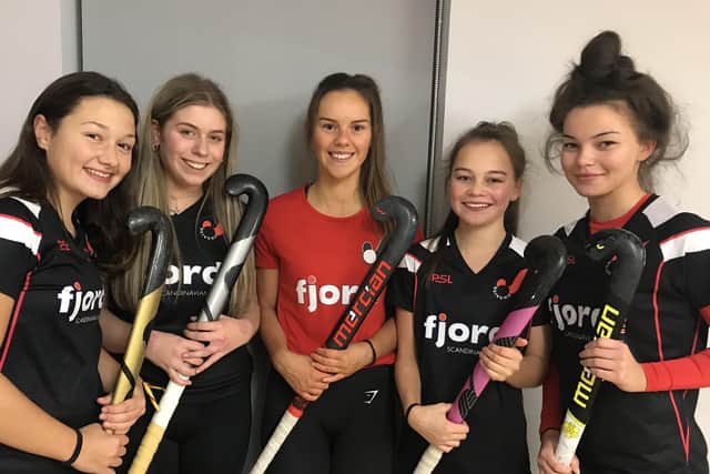 Borders hockey 
Four of the younger players representing Scotland attended their first training session at Glasgow
National Hockey Centre this weekend with the u15 Scottish squad.
u15
Jess Main, Kacey Taitt, Molly Darling (U16), Lily Byers, Mackenzie Crick