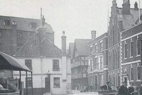 This pub once stood at 5 South Street. The publican in 1896 was D Stephenson, in 1919 it was Walter Royal. Photo: 1907