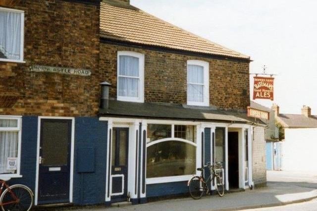 Situated at 34 Horncastle Road, this pub closed in 2015 and is now used as a bistro of the same name.