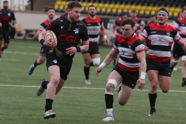 Murray Wilson on his way to scoring a try for Southern Knights against Stirling Wolves at the Greenyards on Saturday (Pic: Steve Cox)