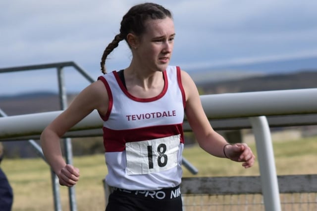 Jessica Smith won Teviotdale Harriers' 2023 challenge cup for girls under 15 and 17 and women in a time of 21:55