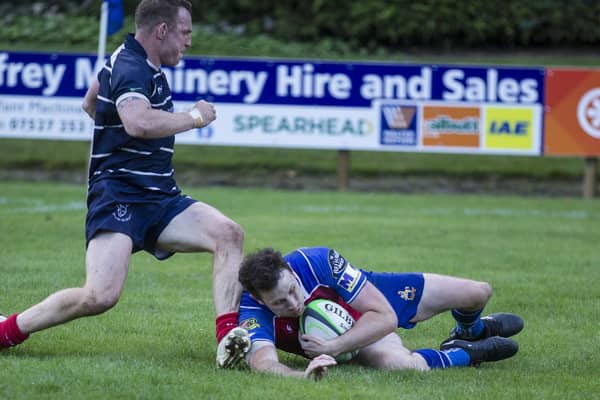 Jed-Forest winger Robbie Shirra-Gibb scoring a try against Musselburgh on Saturday (Photo: Bill McBurnie)