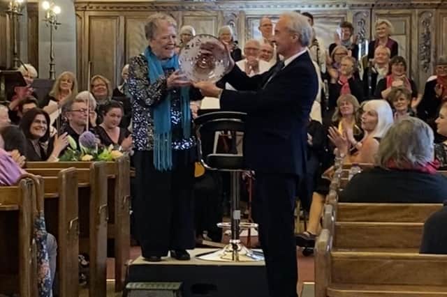 The Duke of Buccleuch presents Marion Dodd with her bowl.