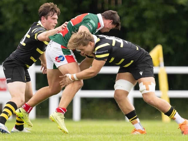 Melrose on defensive duty during their 34-31 win away to Glasgow Hutchesons’ Aloysians on Saturday (Photo: Andy McLean)