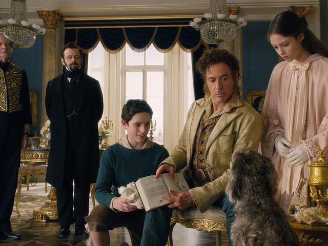 Superstar Robert Downing Jr stars as Doolittle, a physician who can talk to animals embarks on an adventure to find a legendary island with a young apprentice and a crew of strange pets.