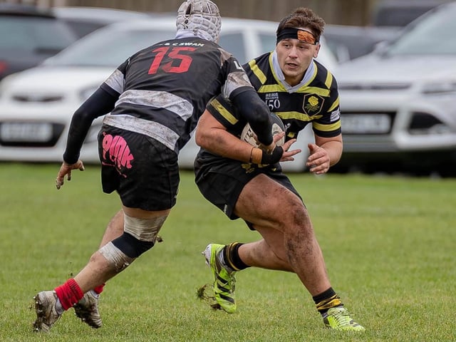 Liam Herdman making a challenge for Kelso as they beat Melrose 39-22 at home at Poynder Park on Saturday (Photo: Andy McLean)