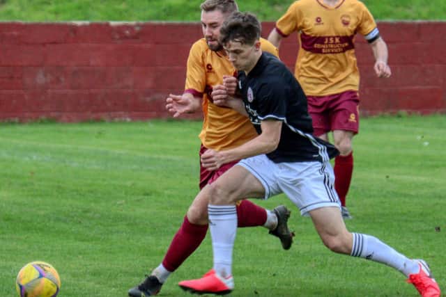 Gala Fairydean Rovers and Whitburn Juniors vying for possession (Photo: Ann Haddow)
