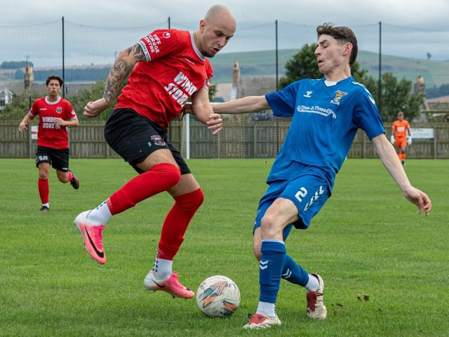 Koen Ross in action for Coldstream during their 4-4 draw at home to Kirkcaldy and Dysart on Saturday (Photo: Julie Russell)