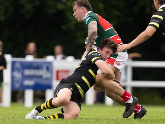 Melrose making a tackle during their 34-31 win away to Glasgow Hutchesons’ Aloysians on Saturday (Photo: Andy McLean)