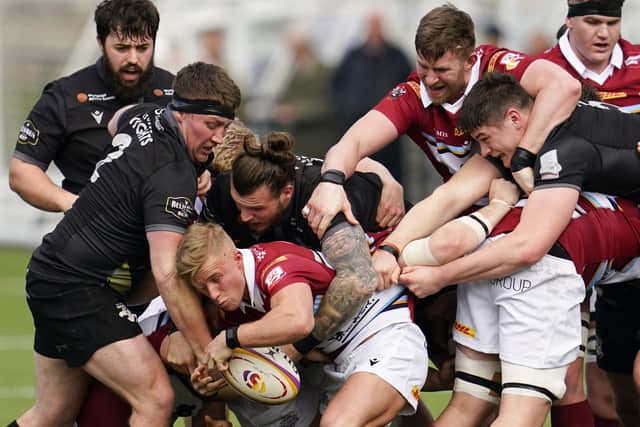 Southern Knights and Watsonians vying for the ball at the Greenyards in Melrose (Photo: Simon Wootton/SNS Group/SRU)