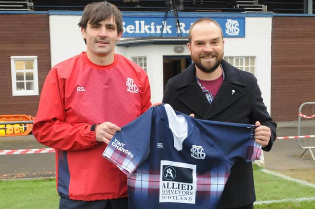 Selkirk skipper Ewan MacDougall, left, presenting Neil Hutchison with a first XV jersey (Photo: Grant Kinghorn)