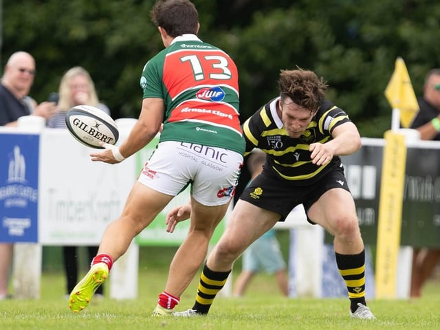 Charlie Lonergan on the ball for Glasgow Hutchesons’ Aloysians during their 34-31 loss at home to Melrose on Saturday (Photo: Andy McLean)