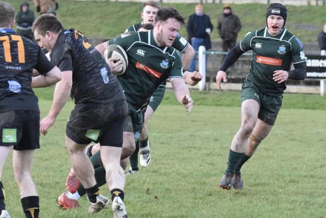 Hawick's Andrew Mitchell, with Ethan Reilly in support, wrongfooting Currie Chieftains' defence during the Greens' 43-7 home win against the capital side on Saturday (Photo: Malcolm Grant)