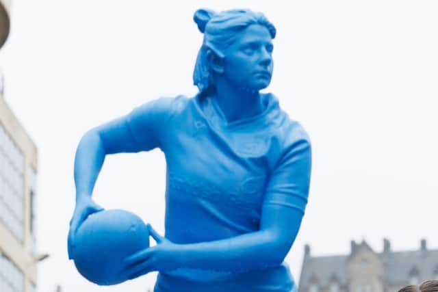 Lisa Thomson's blue plastic statue (Pic: Robert Perry/PinPep)