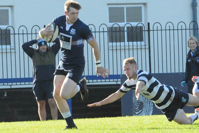 Josh Welsh on his way to scoring one of Selkirk's two tries against Heriot's Blues in Edinburgh on Saturday (Pic: Grant Kinghorn)