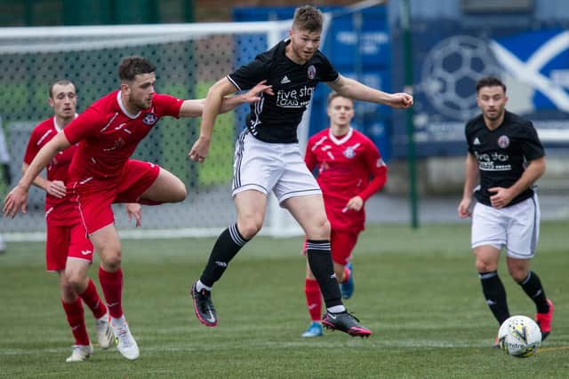 Zander Murray challenging for a ball for Gala Fairydean Rovers (Photo: Bill McBurnie)