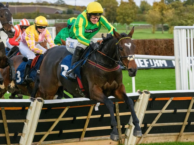 Gregor Walkingshaw on Lets Mingle at Kelso Racecourse on Saturday (Photo: Alan Raeburn/Kelso Races)