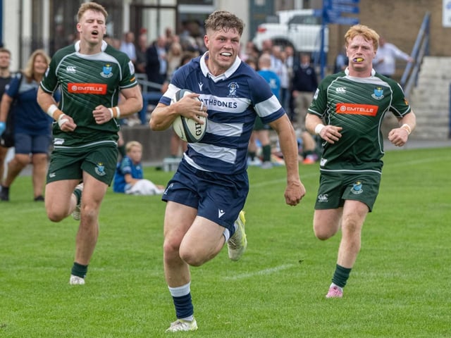 Heriot’s on the attack during their 80-13 win at home to Hawick in Edinburgh on Saturday (Photo: Jonathan Cruickshank)