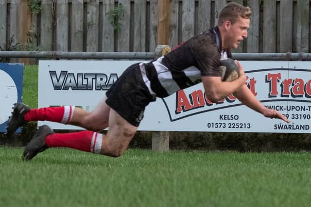 Kelso's Angus Roberts scoring his first try against Stirling County at the weekend (Pic: Charles Brooker)