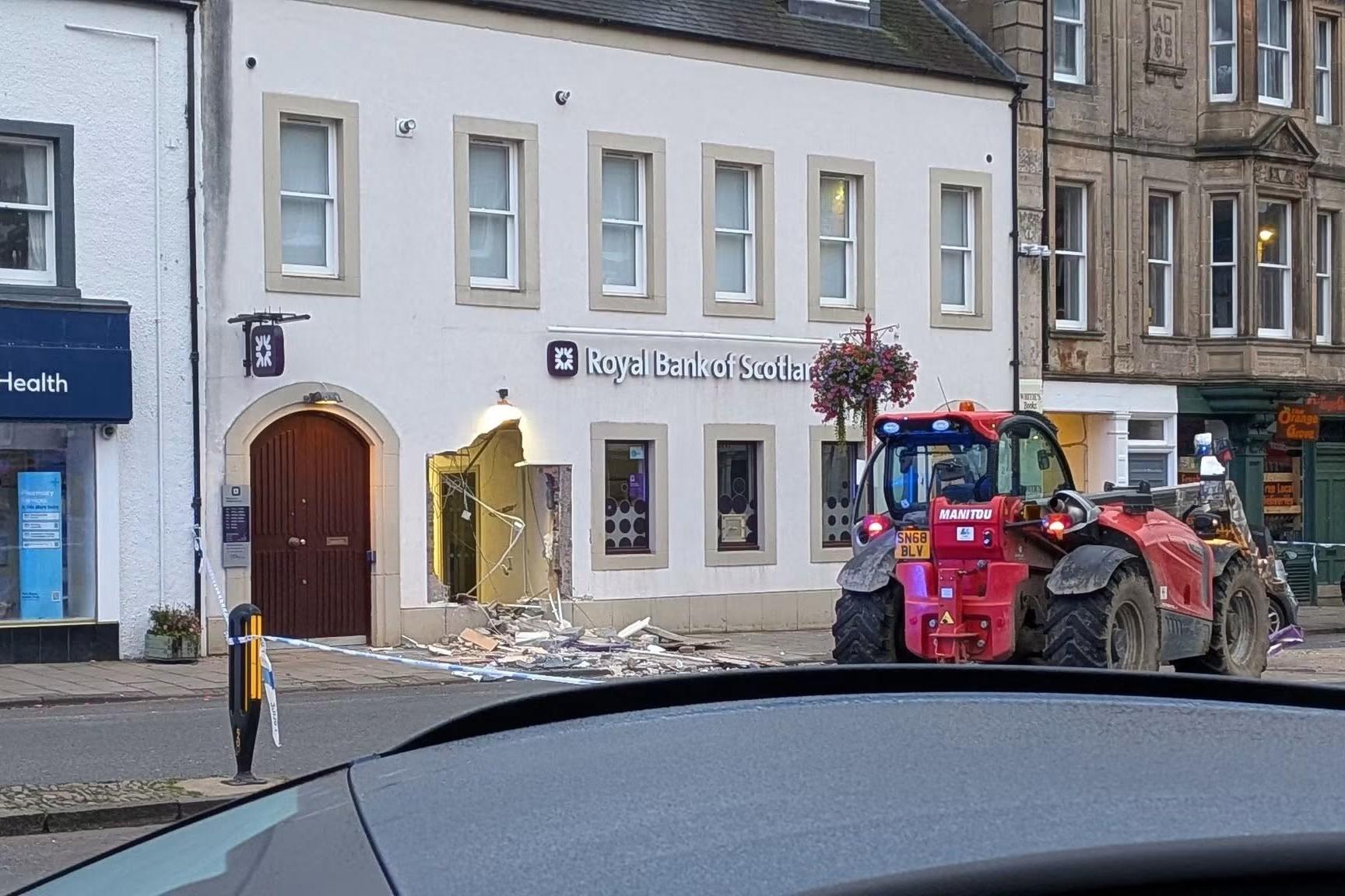 Peebles High Street closed after bank cash machine raid