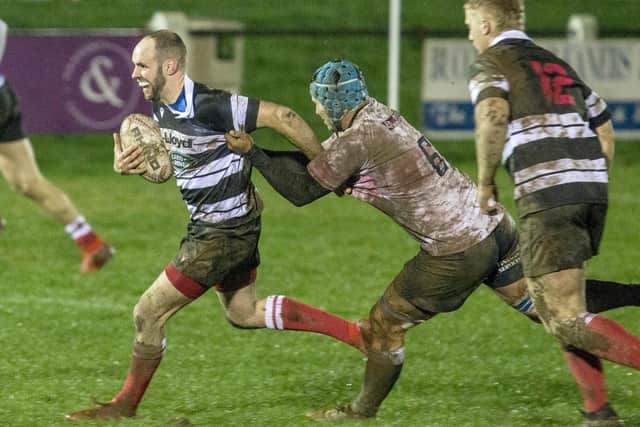 Mark Wilson on the run for Kelso against Selkirk (Photo: Bill McBurnie)