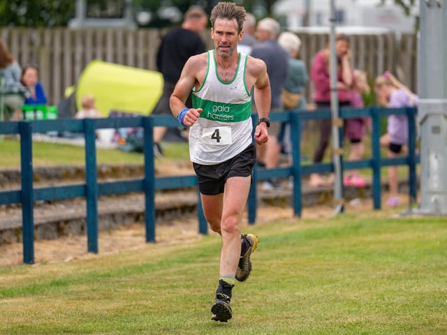 Andrew Cox was seventh in Saturday’s 2026 Lee Pen hill-race at Innerleithen (Photo: Magdalena Banka)