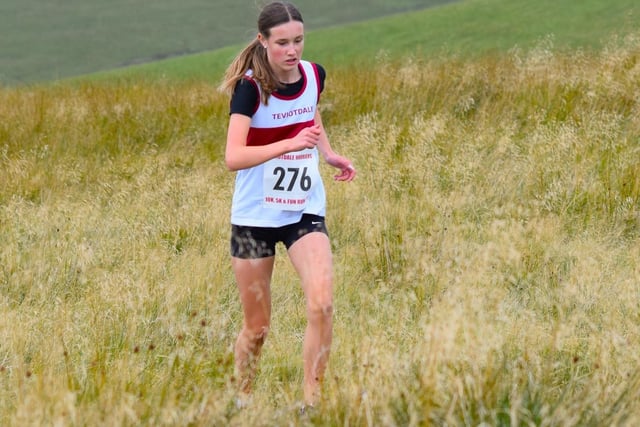 Teviotdale Harriers youngster Jessica Smith clocked 29:59 in Sunday’s three-mile Penchrise Pen hill run, finishing third