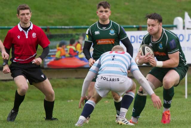 Andrew Mitchell on the ball for Hawick against Edinburgh Accies (Photo: Bill McBurnie)
