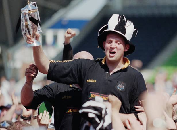 Doddie Weir celebrating winning the English Allied Dunbar Premiership with Newcastle Falcons in London in 1998 (Photo: Tom Shaw/Allsport/Getty Images/Hulton Archive)