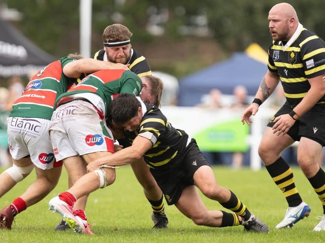 Patrick Anderson and Jack Dobie on defensive duty for Melrose during their 34-31 win away to Glasgow Hutchesons’ Aloysians on Saturday (Photo: Andy McLean)