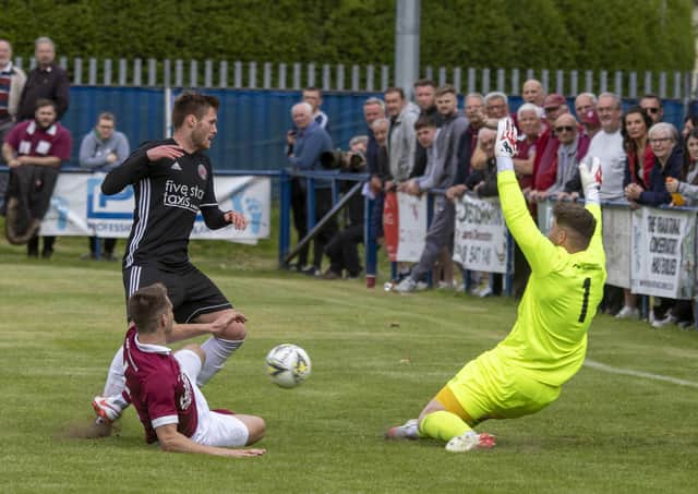 Marc Berry is thwarted by Linlithgow keeper Lewis McMinn (Pics by Thomas Brown)
