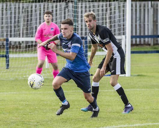 Vale's Connor Dyet in action against Dubar United on Saturday (Pics by Bill McBurnie)