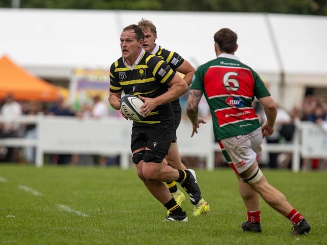Melrose beating Glasgow Hutchesons’ Aloysians 34-31 away on Saturday (Photo: Andy McLean) on the ball for Melrose during their 34-31 win away to beating Glasgow Hutchesons’ Aloysians on Saturday (Photo: Andy McLean)