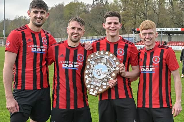 Duns Amateurs players celebrating their title win in April (Pic: Yid Whellans)