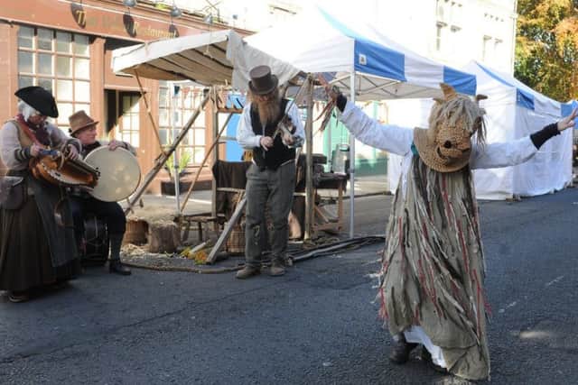 Street performers take us back a couple of hundred years.