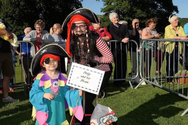 Polly and her pirate,Codie Mason and Lynn Alan