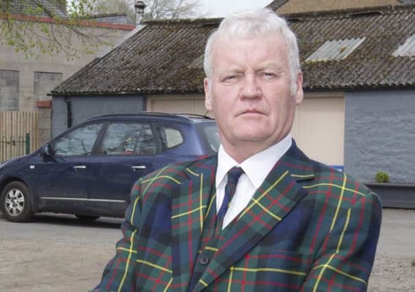 Hawick and Hermitage councillor Davie Paterson is to remain independent.